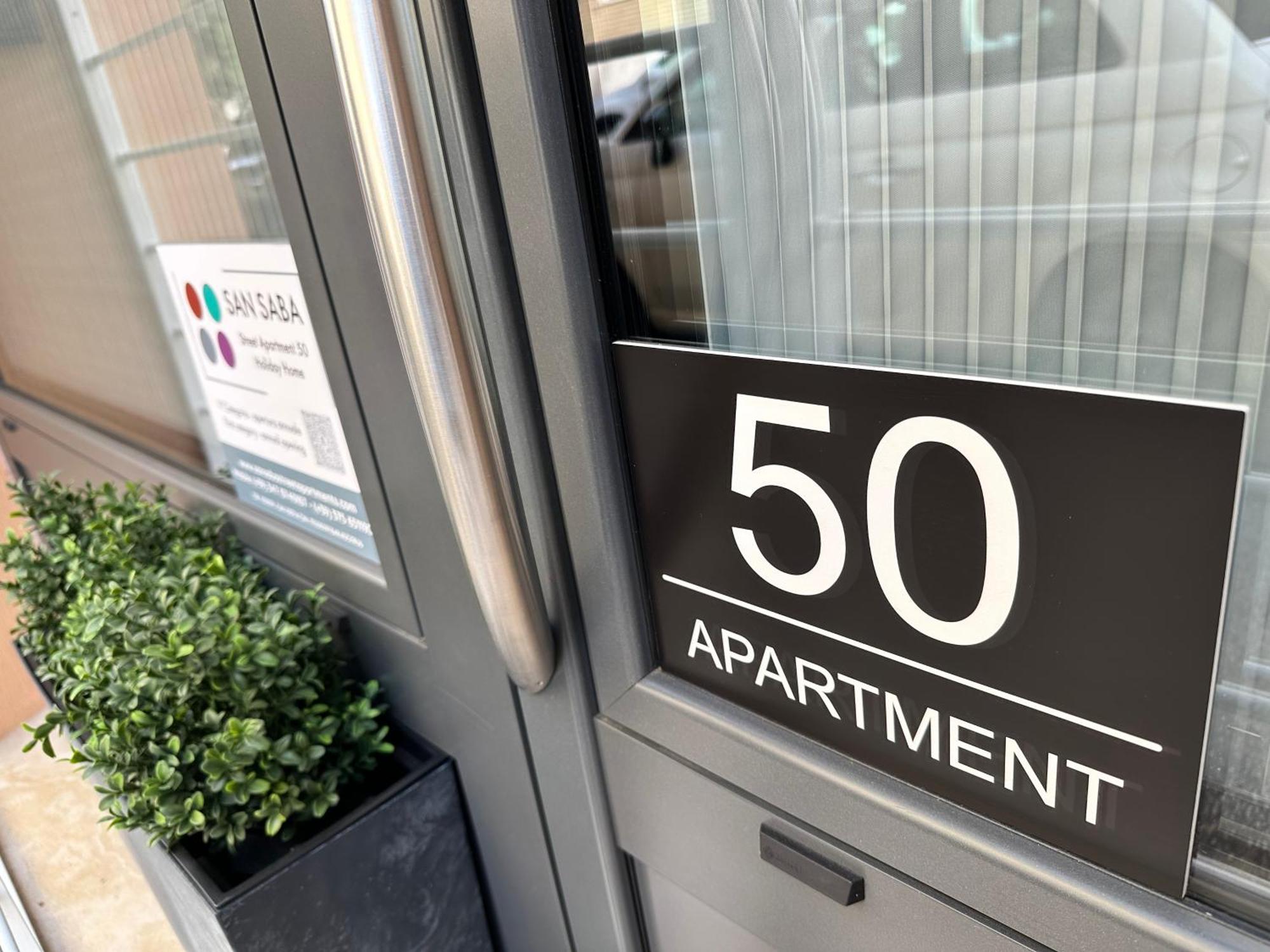 San Saba Street 50 Apartment *